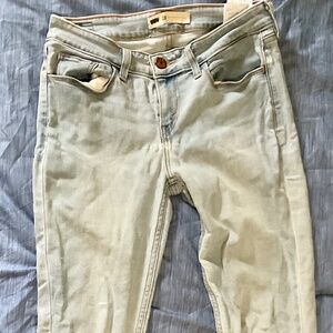 Women?s LevisLight Wash Denim Skinny Jeans Size 28